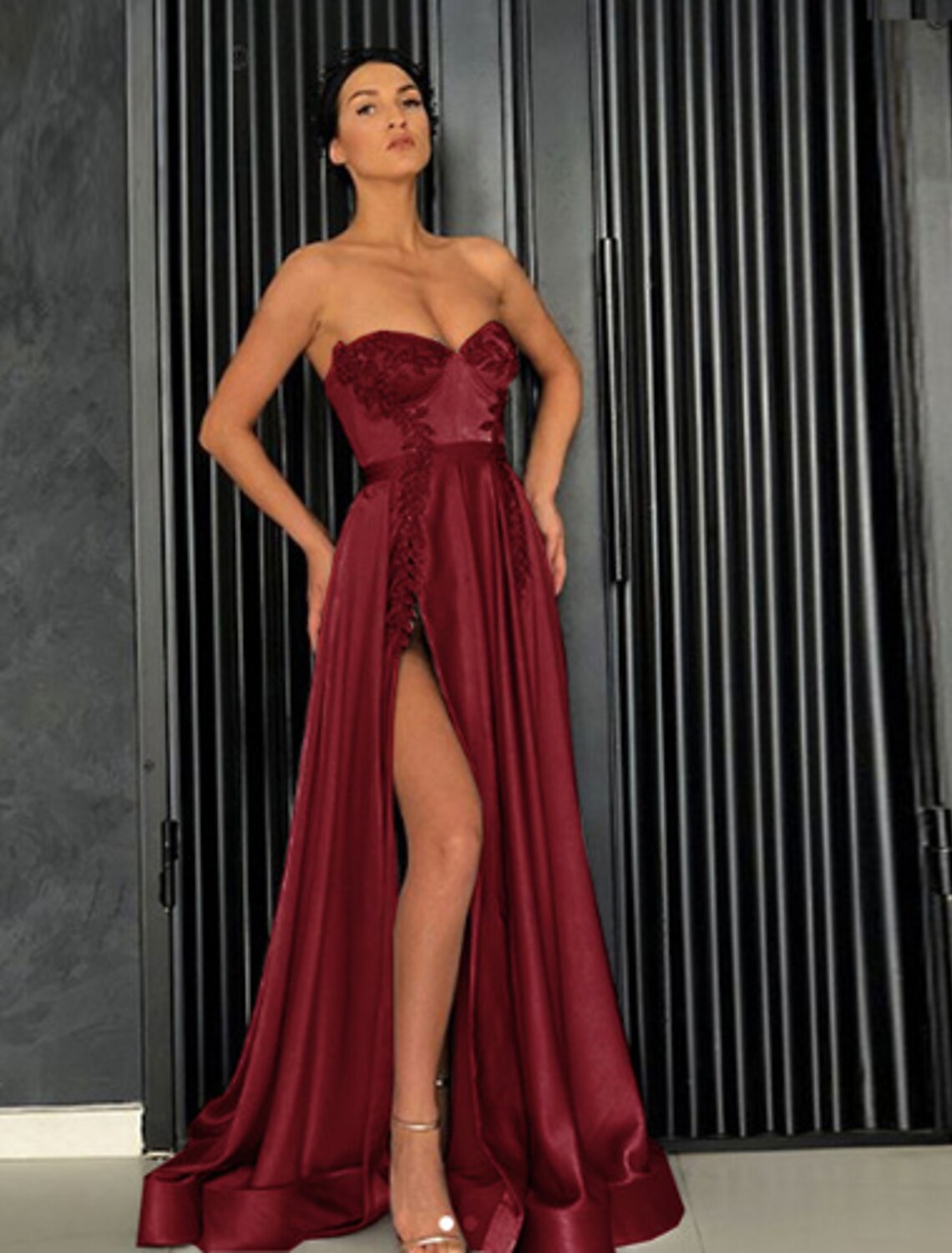 A-Linie Elegantes Partykleid Ballkleid Schulterfrei Ärmellos Bodenlang Satin mit Falten Schlitz